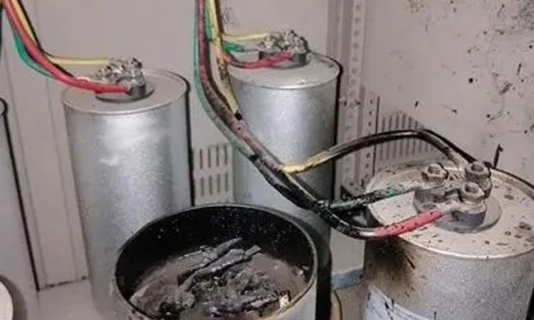 迷信低價(jià)電力電容器對(duì)企業(yè)造成經(jīng)濟(jì)損失 迷信低價(jià)電力電容器對(duì)企業(yè)造成經(jīng)濟(jì)損失