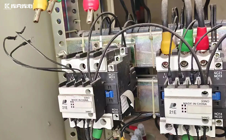 無(wú)功補(bǔ)償復(fù)合開(kāi)關(guān)