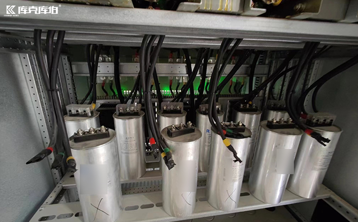 低壓電力電容器