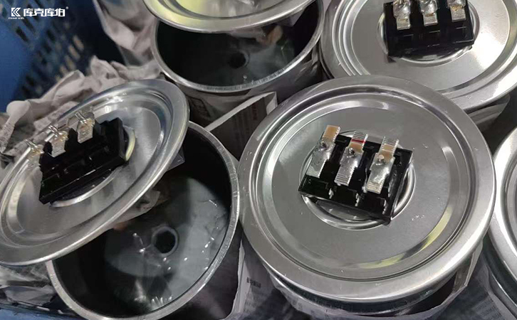 圓柱形低壓電力電容器